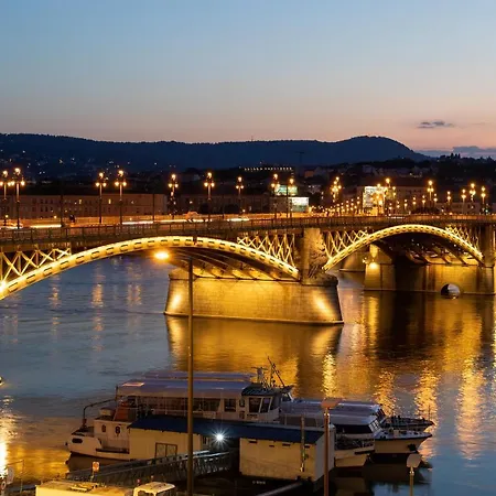 Gde Jaszai Panorama Apartment