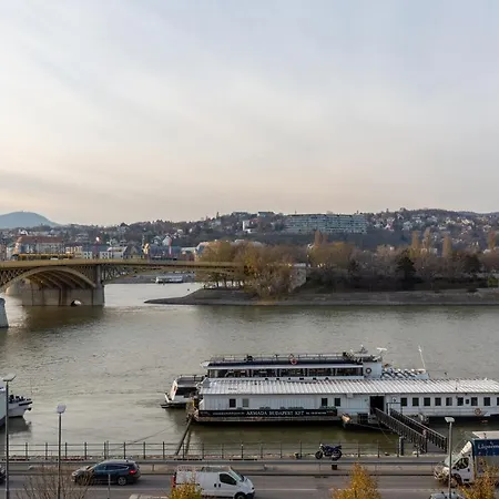 Gde Jaszai Panorama Apartment *